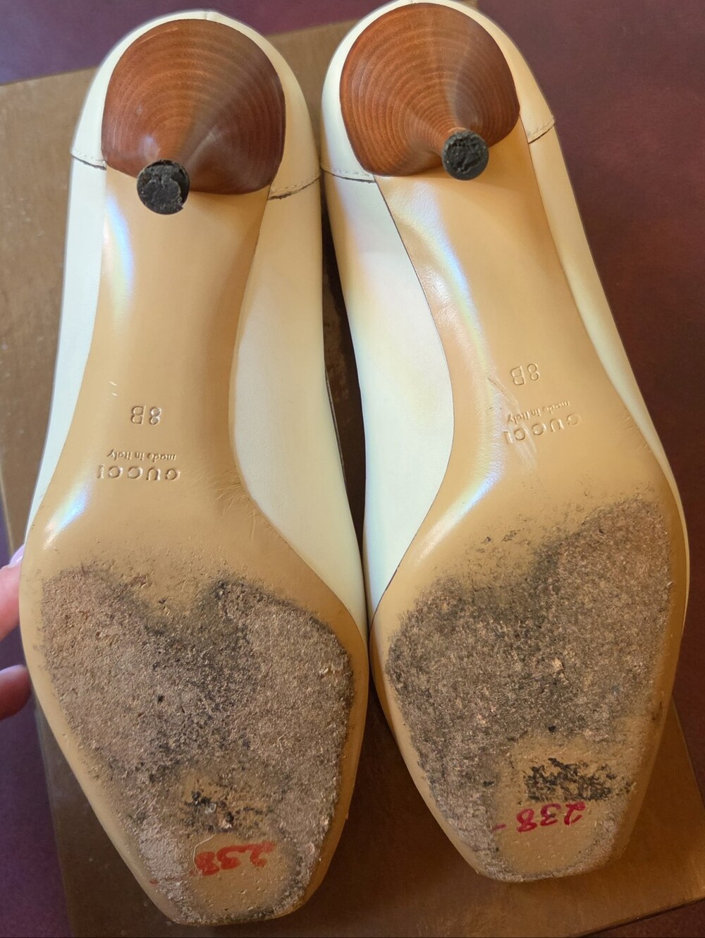 GUCCI Cream Leather Bamboo Tassel Pumps Wooden Heel Shoes Size 8 B Italy - Picture 12 of 15